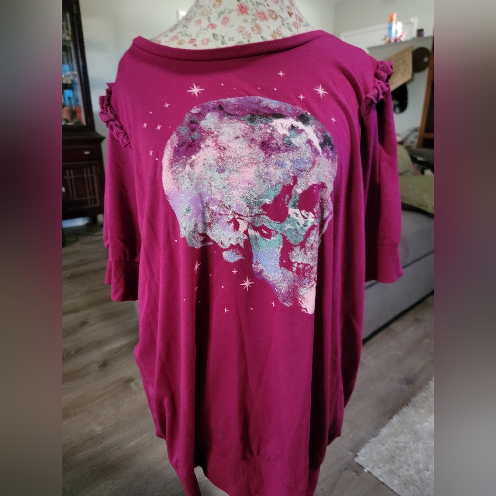 Torid Women's Burgundy Skull Graphic Top Size 14/16